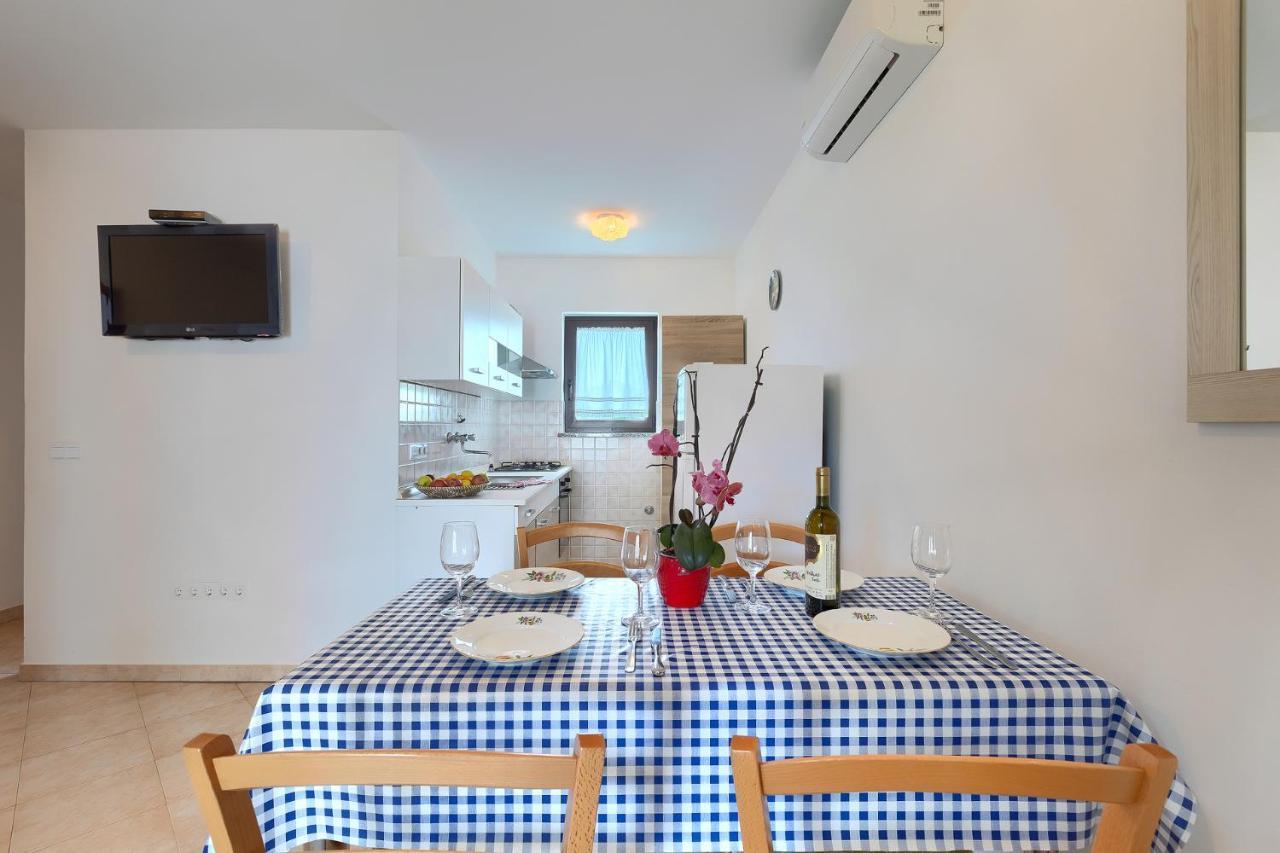 Apartmani Martina Пореч Экстерьер фото
