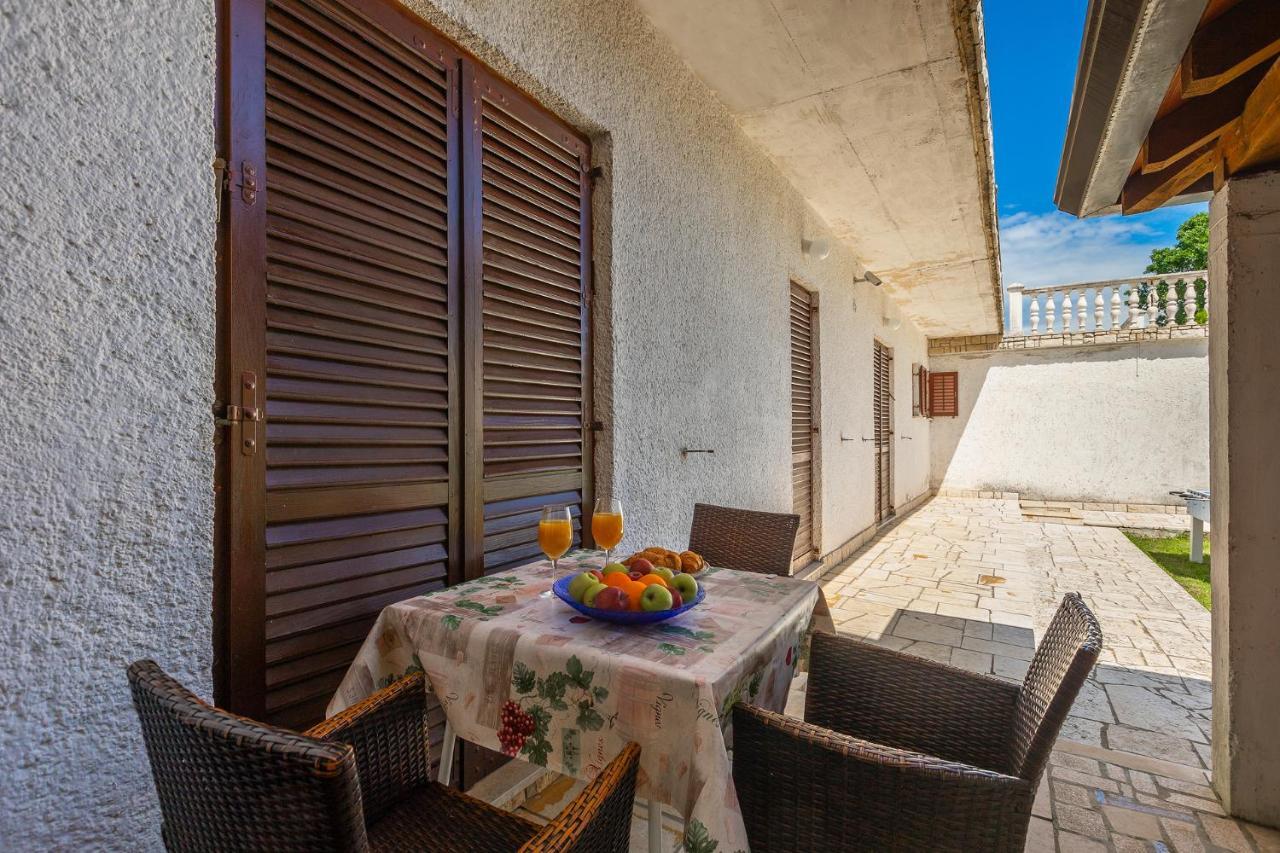 Apartmani Martina Пореч Экстерьер фото