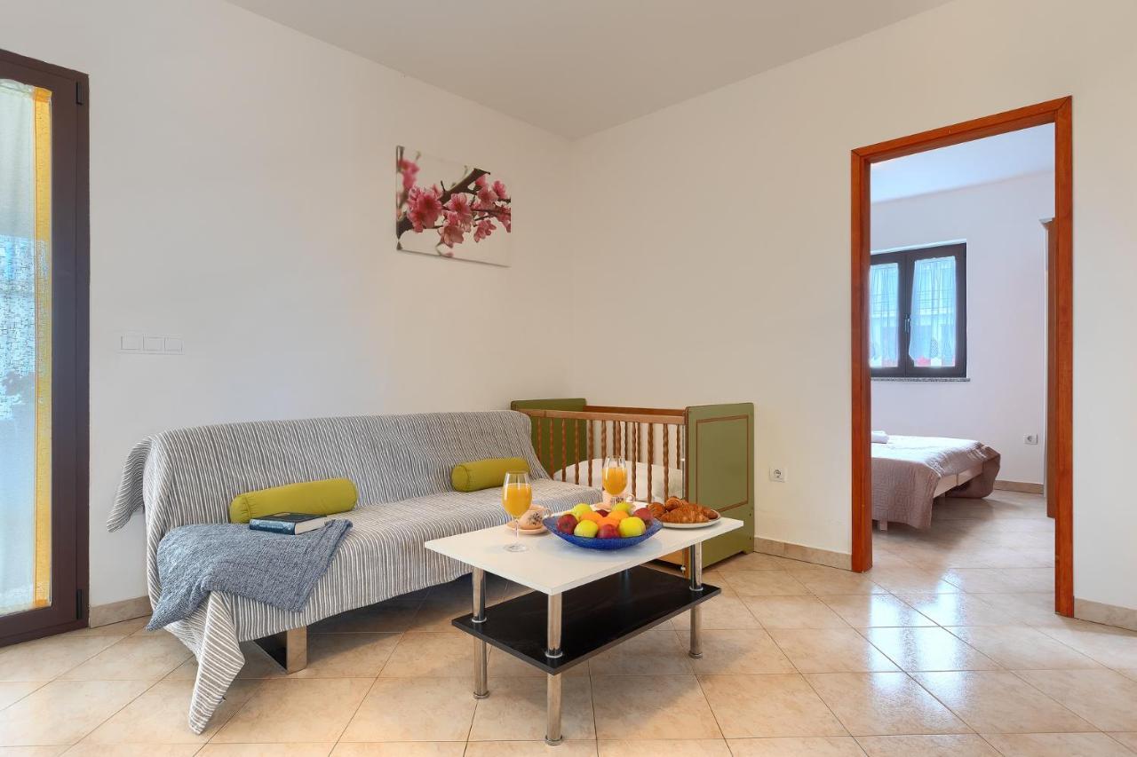 Apartmani Martina Пореч Экстерьер фото